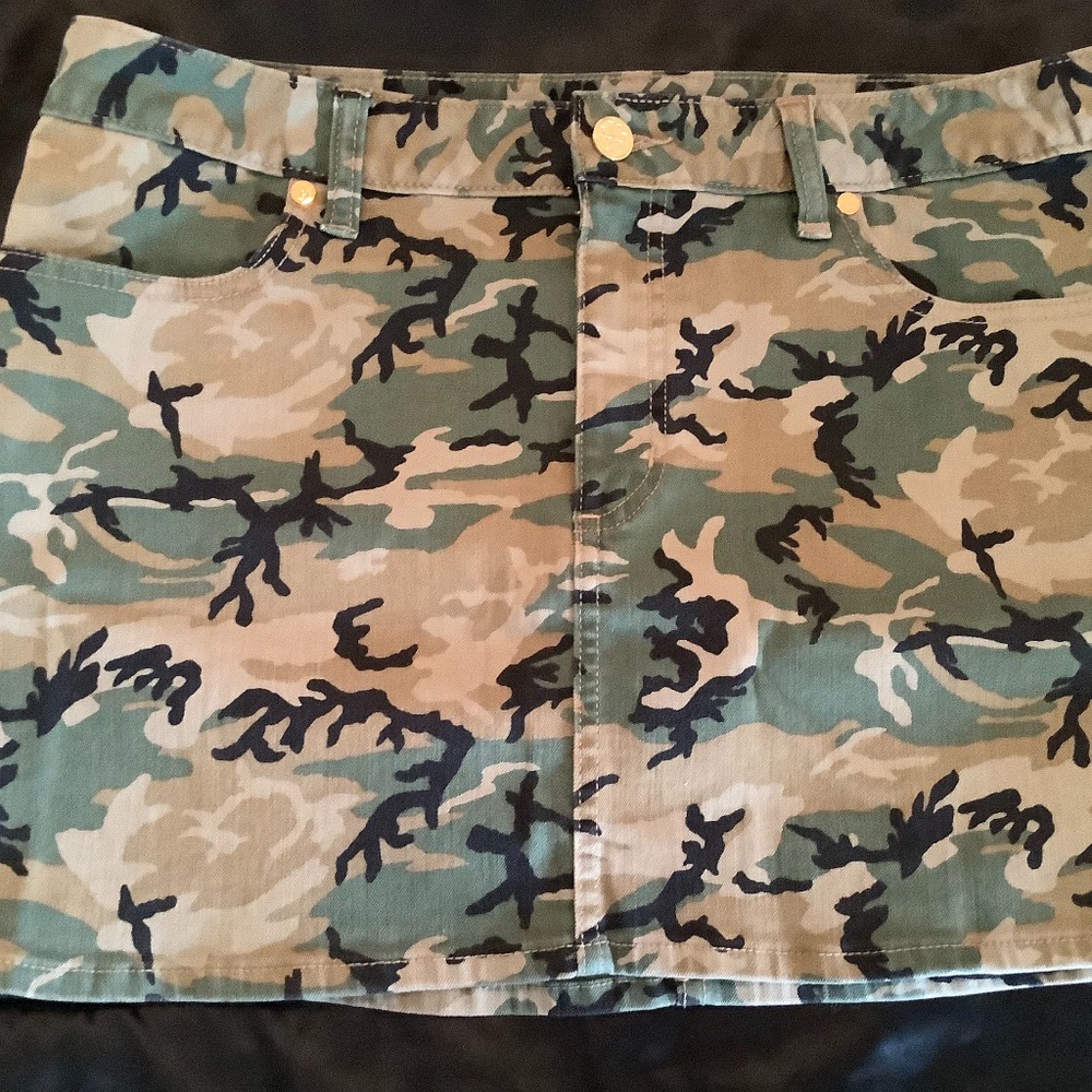 Tory Burch Camouflage Mini Skirt Sz 31